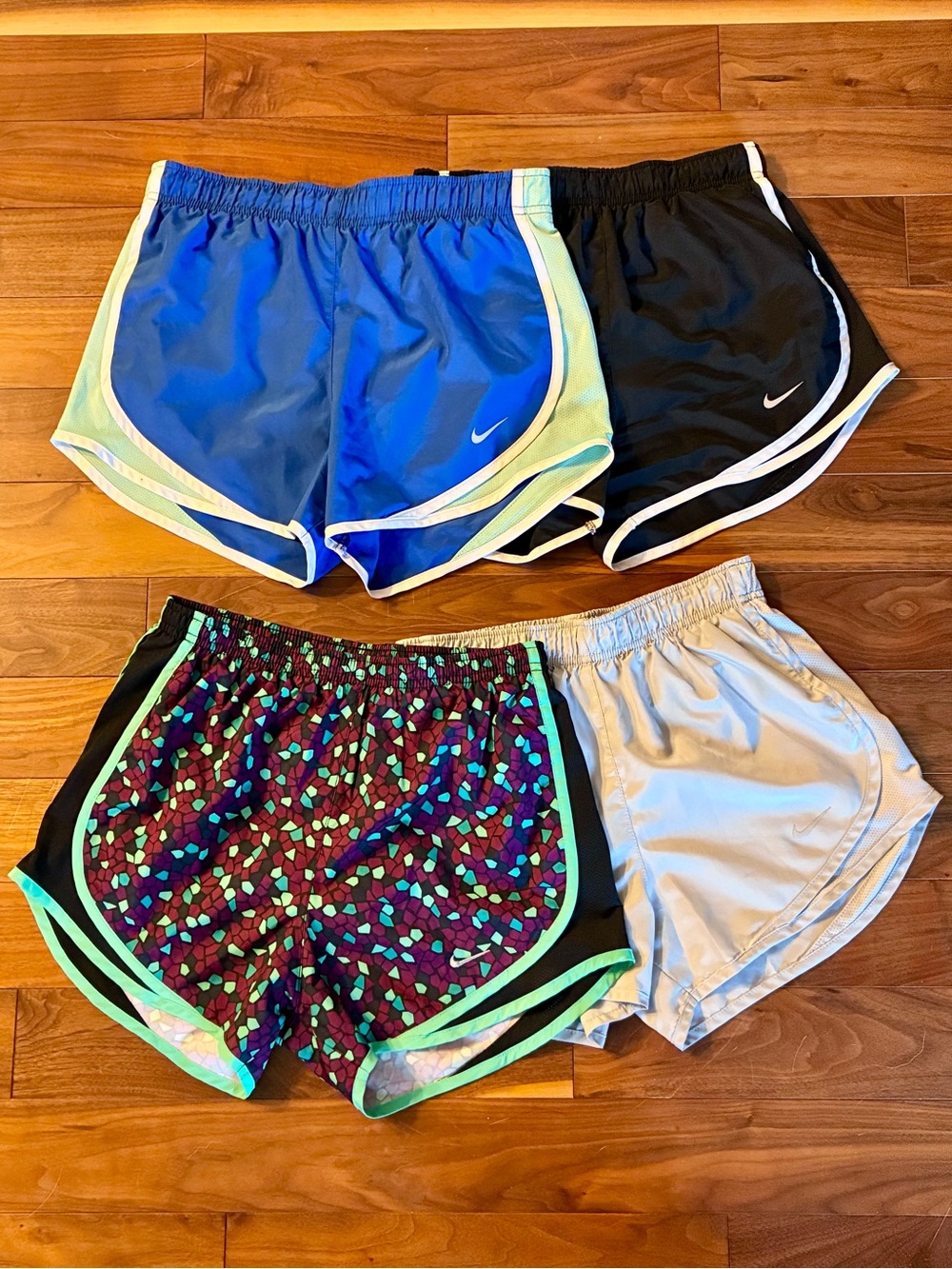 NEW Nike bundle of 4 Tempo running shorts XS